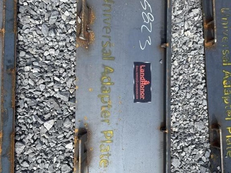 land-honor-universal-skid-steer-plate-image-1