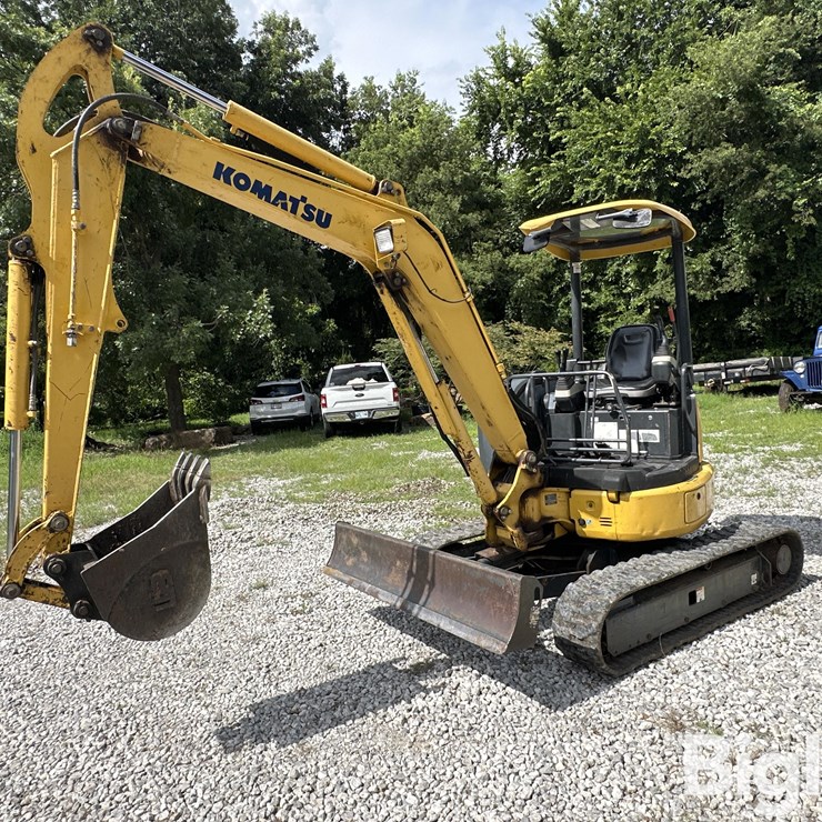 KOMATSU PC35MR-3
