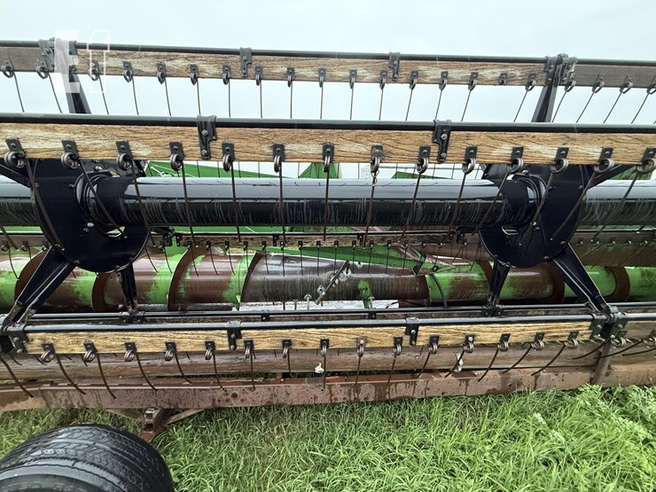 john-deere-220-image-4