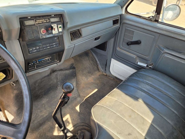 1996-ford-f800-image-13
