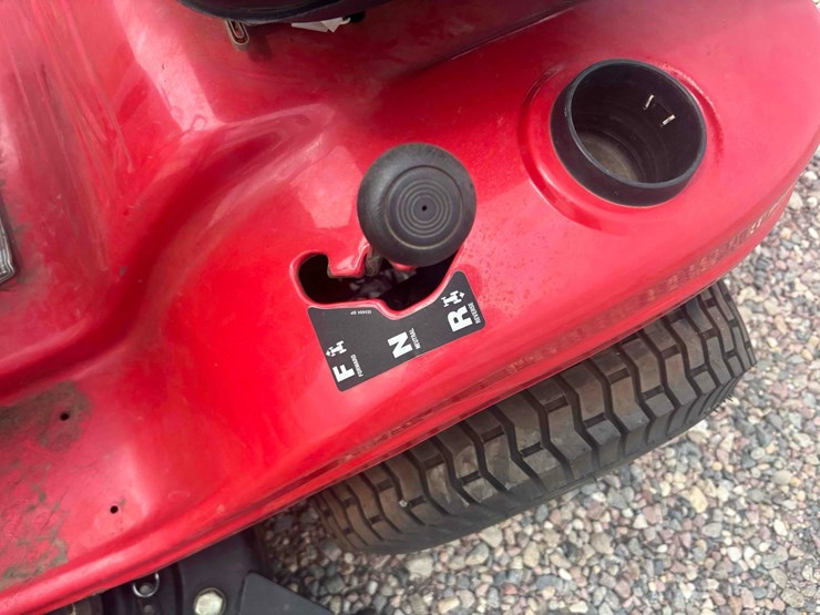 huskee-lt-4600-lawn-tractor-image-12