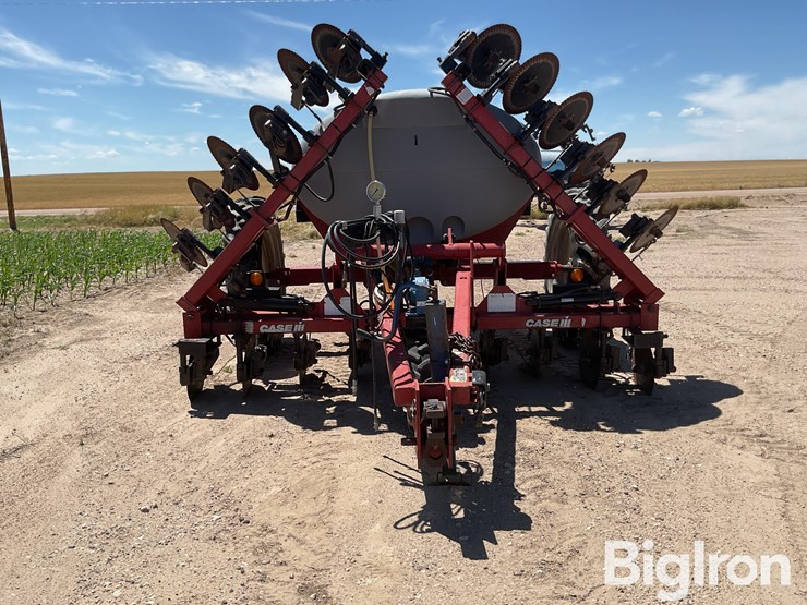 case-ih-2800-image-2