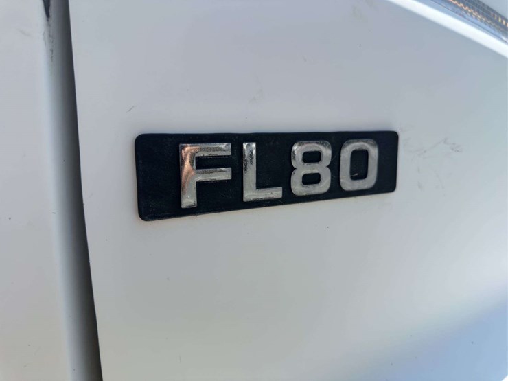 2002-freightliner-fl80-image-20