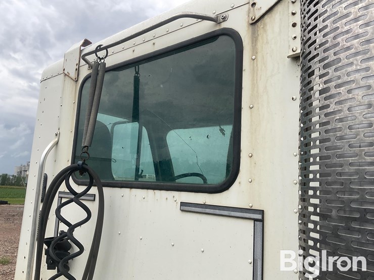 2001-freightliner-columbia-120-image-14