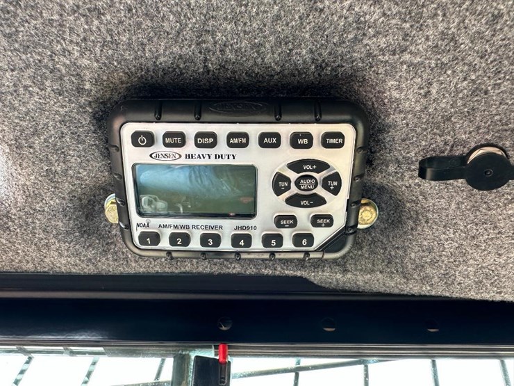 2018-new-holland-l228-image-39