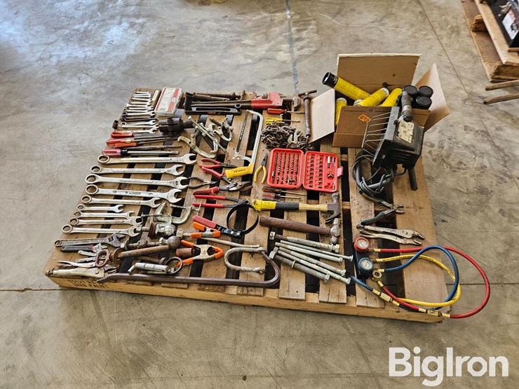 pallet-of-misc.-tools,-parts,-&-fasteners-image-7
