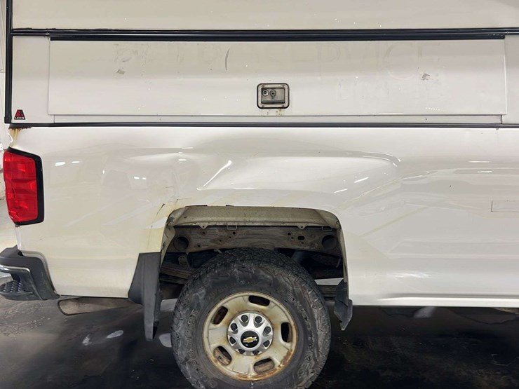 2018-chevrolet-silverado-2500hd-image-33