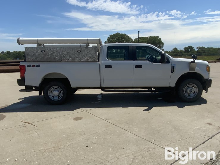2017-ford-f350-xl-image-4