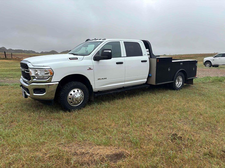 2023-ram-3500-pickup-image-1