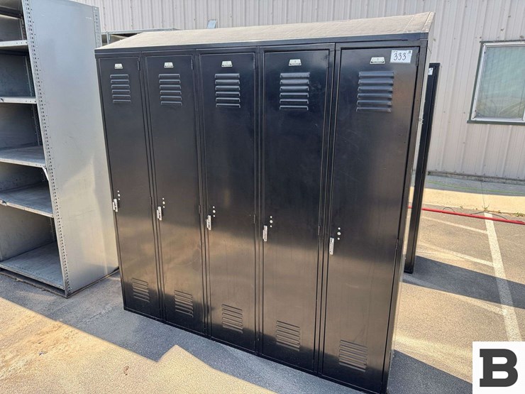 metal-ventilated-lockers-image-1