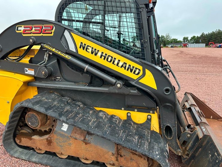 2015-new-holland-c232-image-17