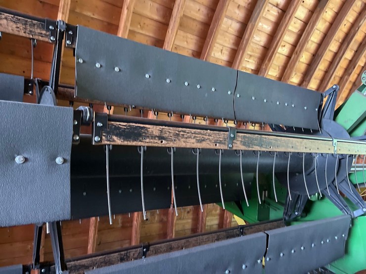 john-deere-220-image-5