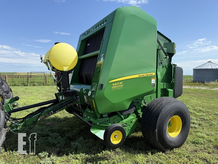 2020-john-deere-560m-image-1