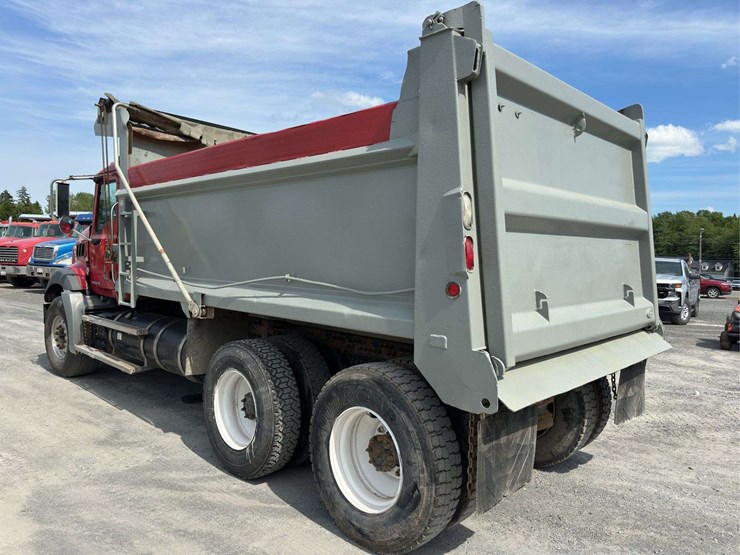 2009-mack-granite-gu813-image-4