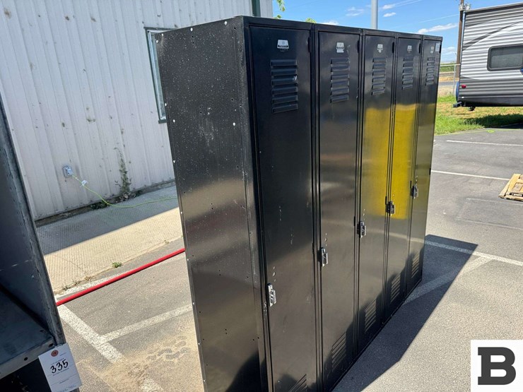 metal-ventilated-lockers-image-2