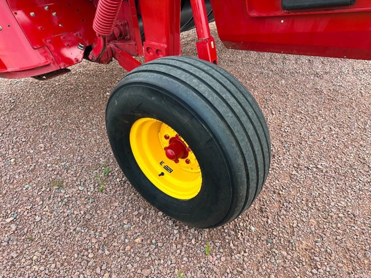 2014-new-holland-h7450-image-6