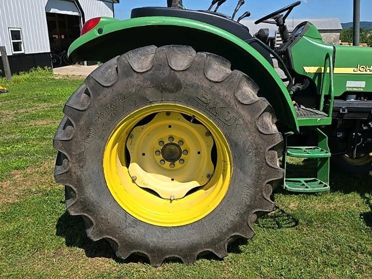 2005-john-deere-5320-image-18