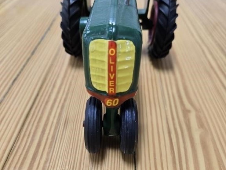oliver-60-image-6