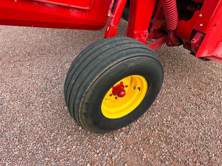 2014-new-holland-h7450-image-7
