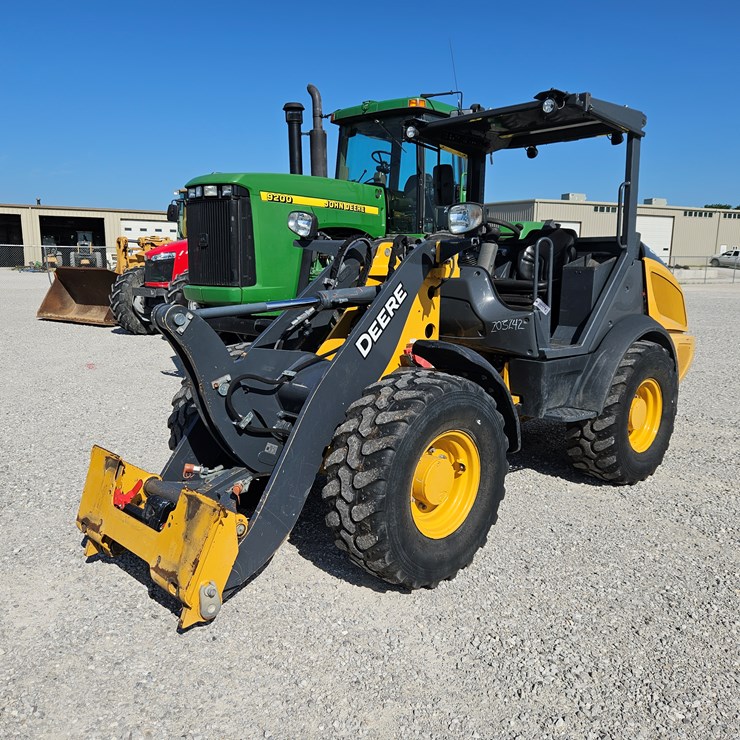 2022 DEERE 204L