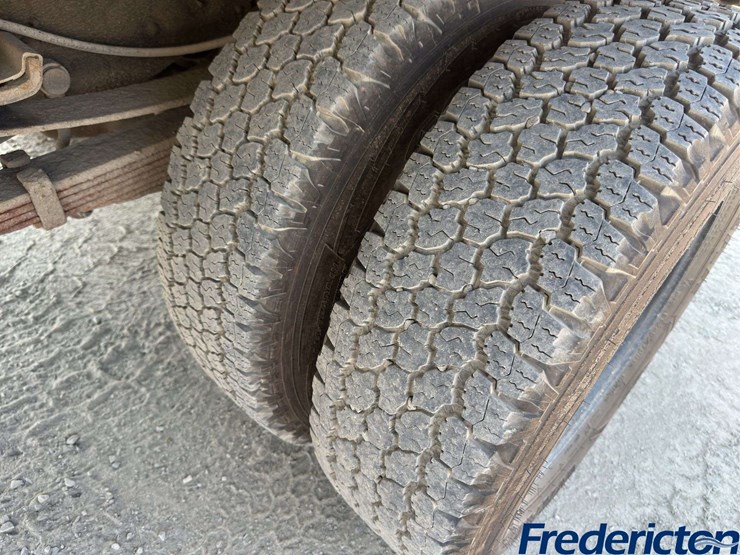 2012-ford-f350-xl-image-12