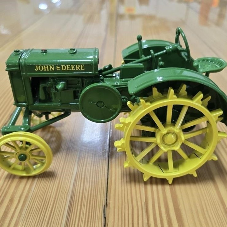 JOHN DEERE C