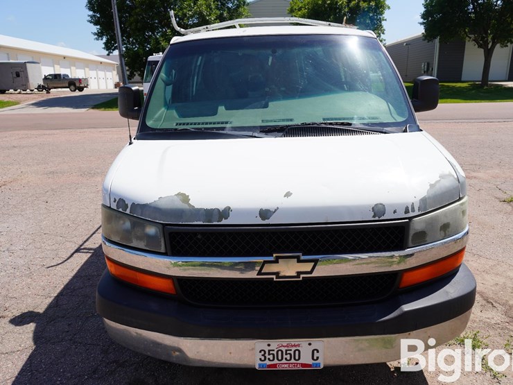 2004-chevrolet-express-1500-image-2