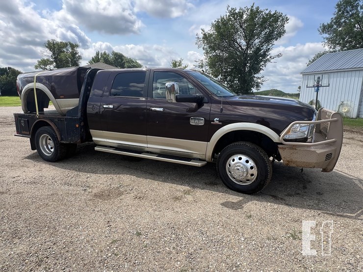 2015-ram-3500-laramie-longhorn-image-2