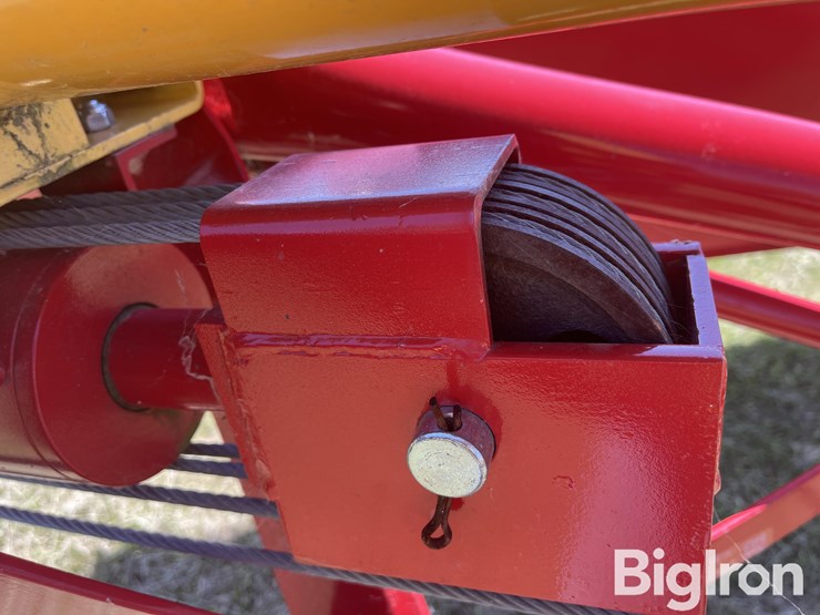 westfield-mk100-63-grain-auger-w/swing-hopper-image-19