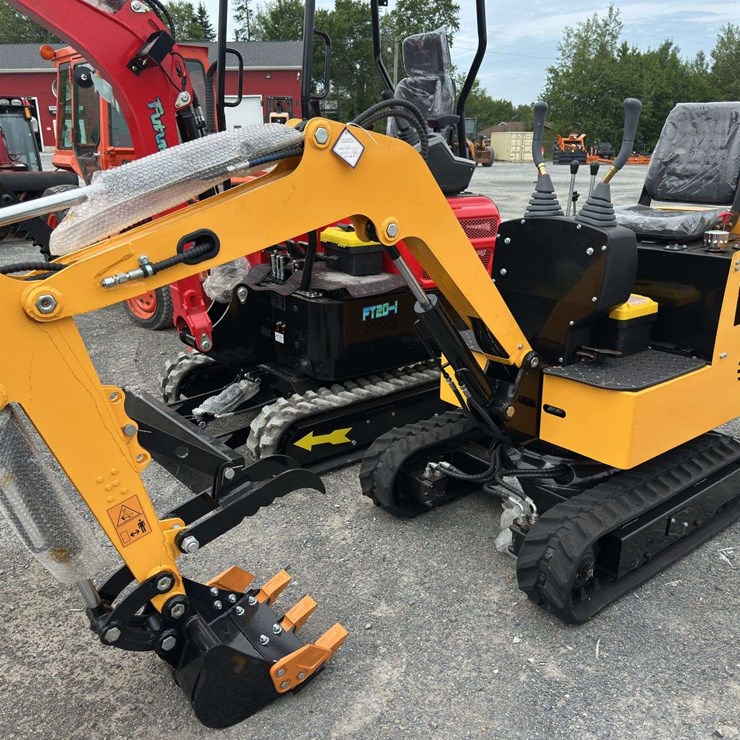 2025 Landhero LDH-KV16 Hydraulic Mini Excavator -comes with roof, not attached