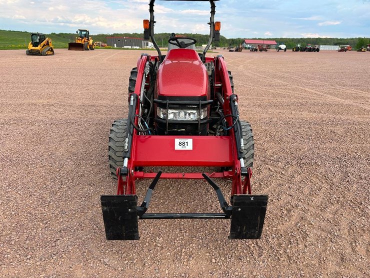 2011-case-ih-farmall-40-image-15