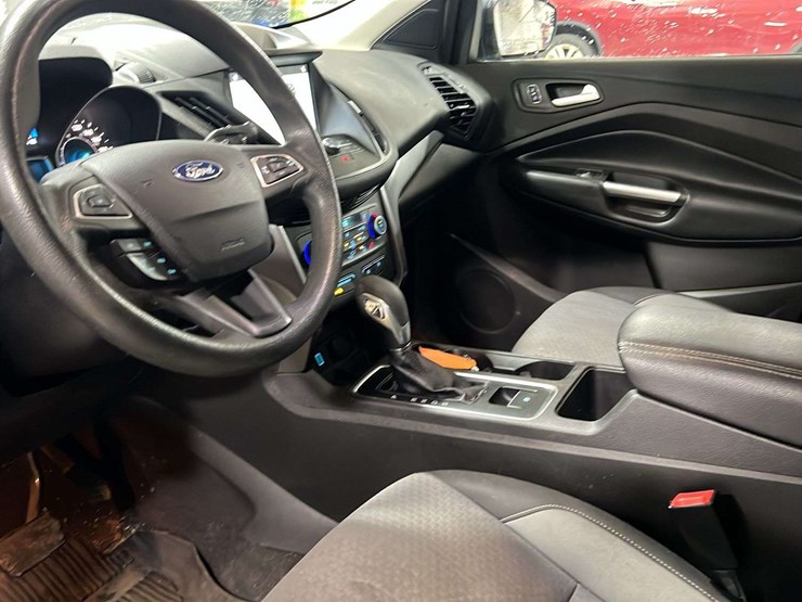 2019-ford-escape-image-23