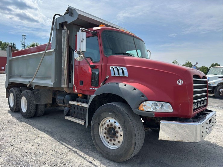 2009-mack-granite-gu813-image-2