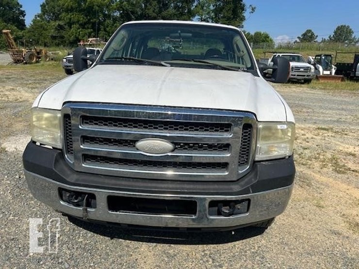 2006-ford-f350-sd-lariat-image-2