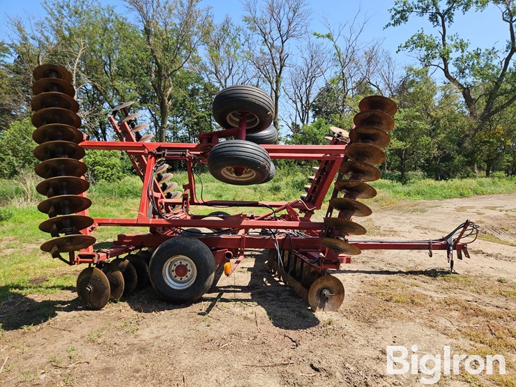 case-ih-3950-image-4