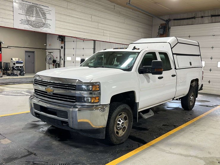 2018-chevrolet-silverado-2500hd-image-1