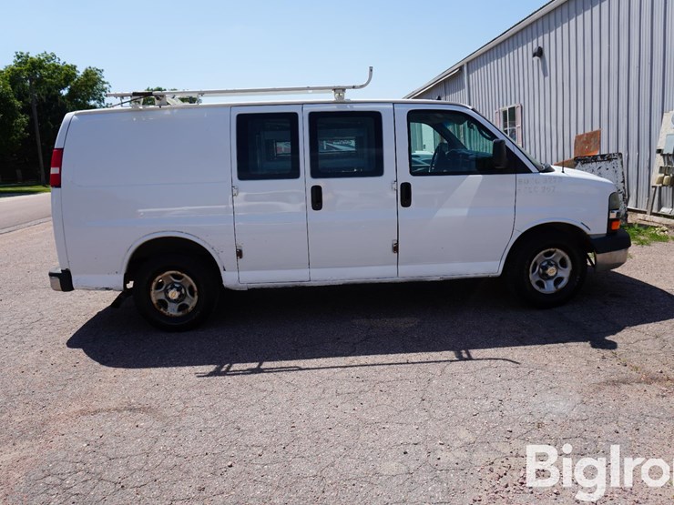 2004-chevrolet-express-1500-image-4