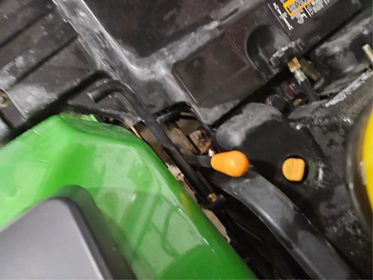 john-deere-2320-image-21