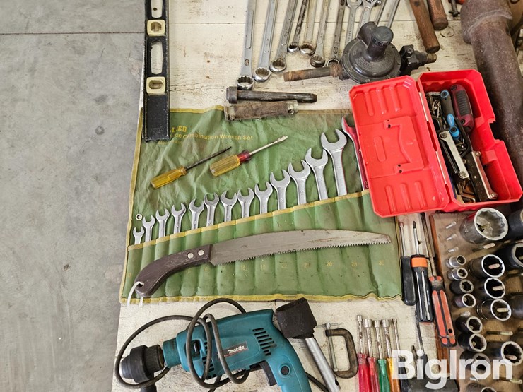 pallet-of-misc.-tools,-parts,-&-fasteners-image-11