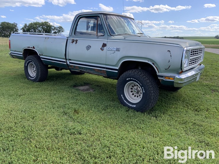 1979-dodge-power-wagon-image-3