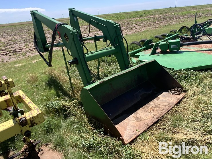 john-deere-146-image-3