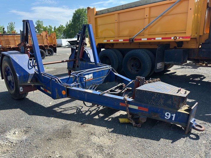 1990-custom-trailer-image-2