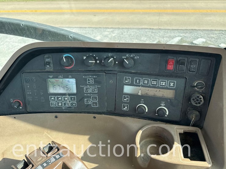 2005-john-deere-8320-image-31