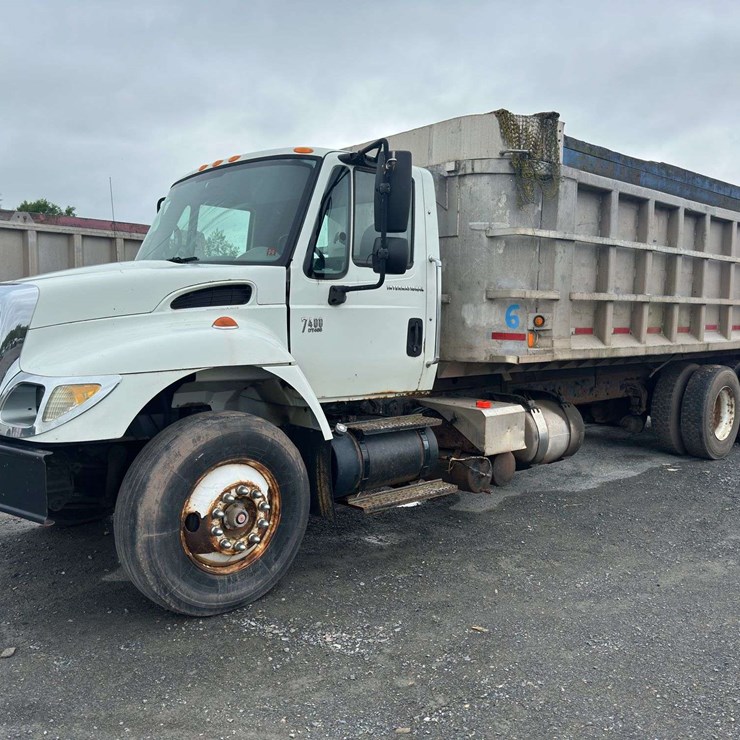 2006 INTERNATIONAL WORKSTAR 7400