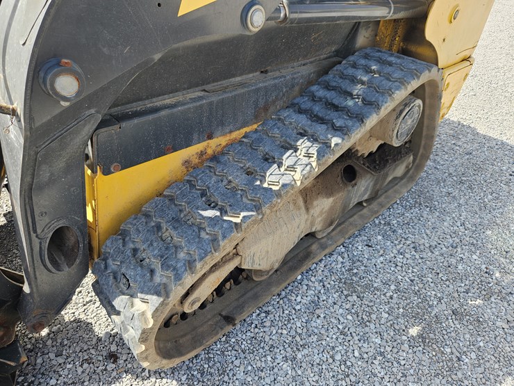 2019-new-holland-c227-image-19