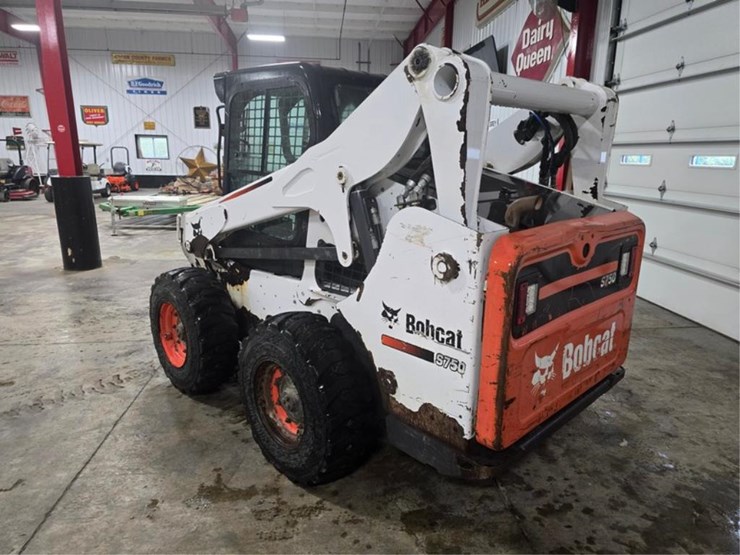 2013-bobcat-s750-image-3