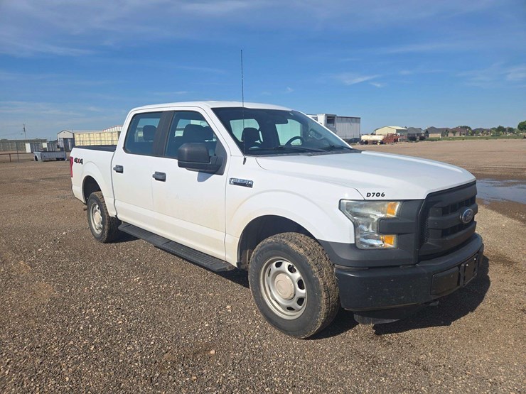 2015-ford-f150-xlt-image-2