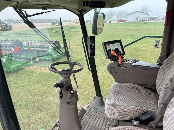 2019-john-deere-s780-image-43