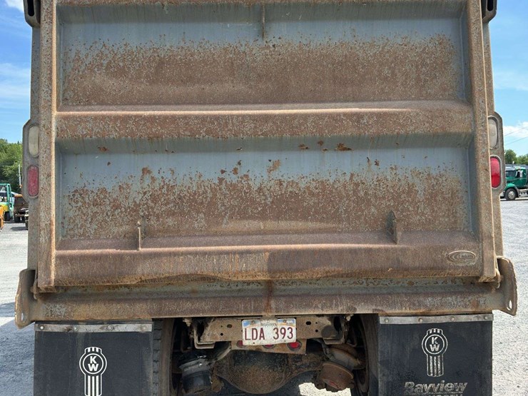 2009-mack-granite-gu813-image-6