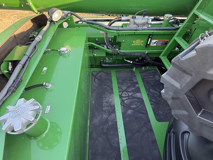 2021-john-deere-s780-image-55